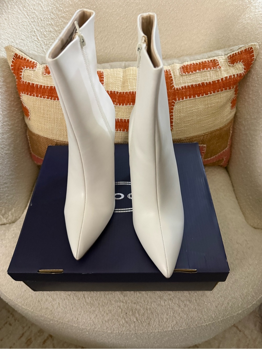 Sleek White Pointed Stiletto Mid-Calf Boots - Picture 3 of 5